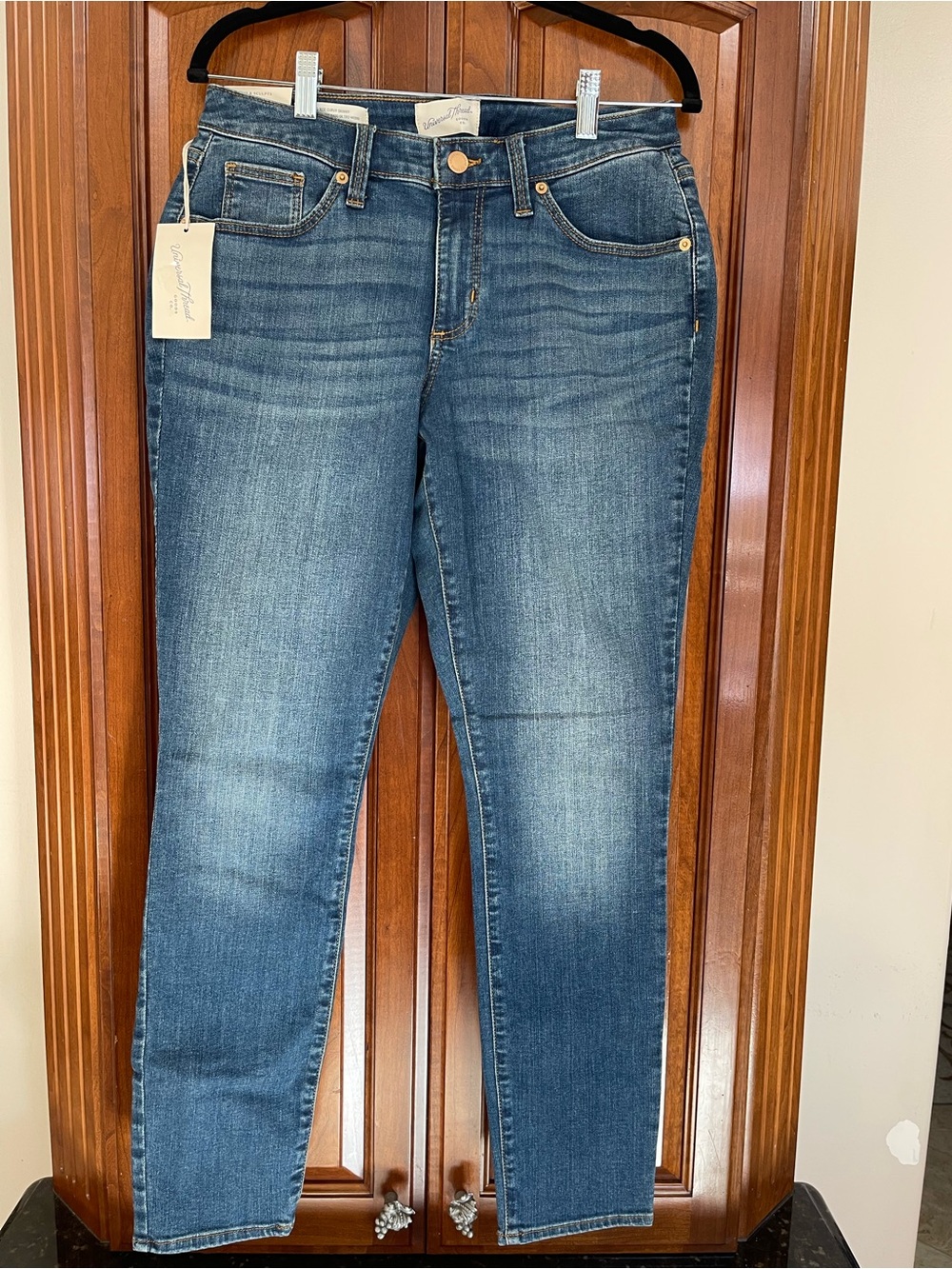 Universal Thread Skinny Jeans in Faded Blue Wash